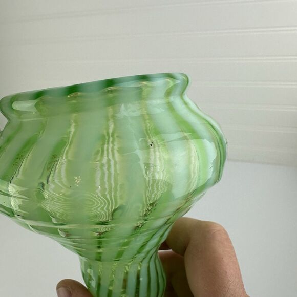 Vintage Fenton Green Opalescent Spiral Swirl Optic Flower Vase Uranium 8” Glows - Picture 7 of 11